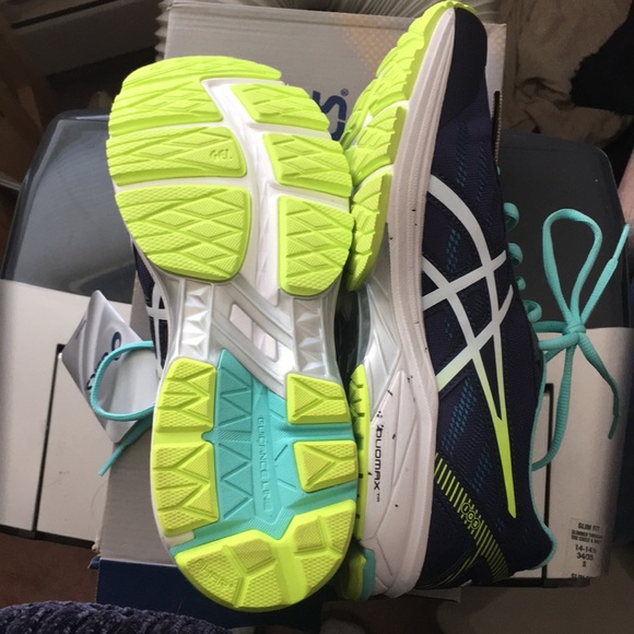 Women’s Asics GT-10005 size 10 sneakers - Picture 4 of 4